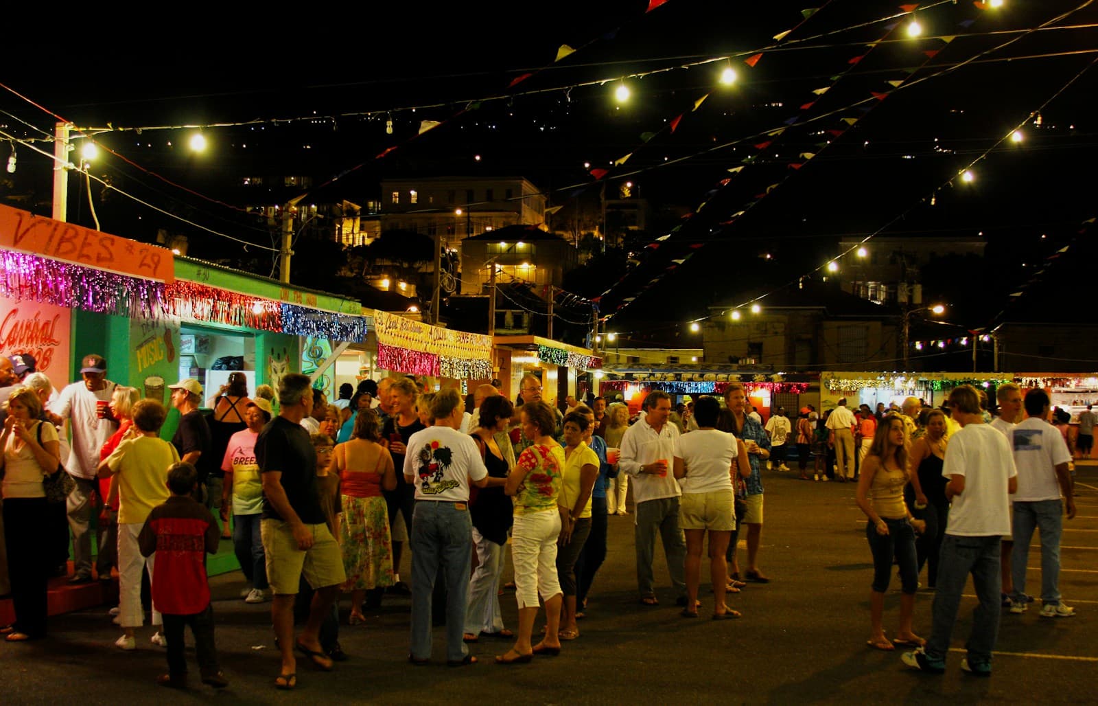 Festival alanında Bakacak Köfte food truck aracı