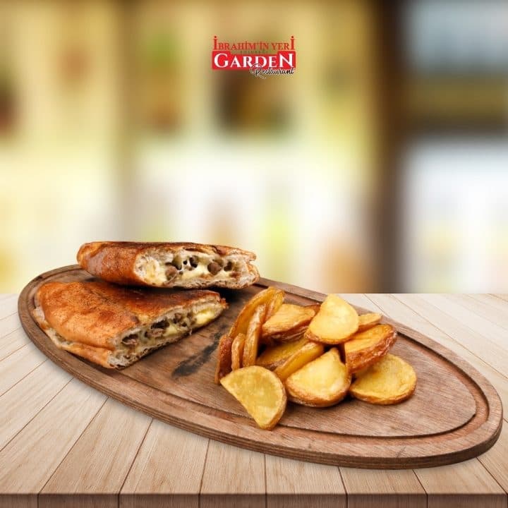 Kavurmalı Kaşarlı Tost