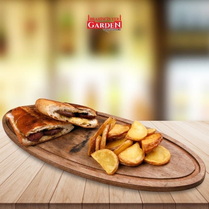 Sucuklu Kaşarlı Tost